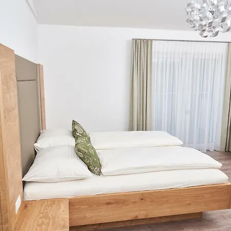 Pensionat Weinhof - Gaestehaus Maier Angern