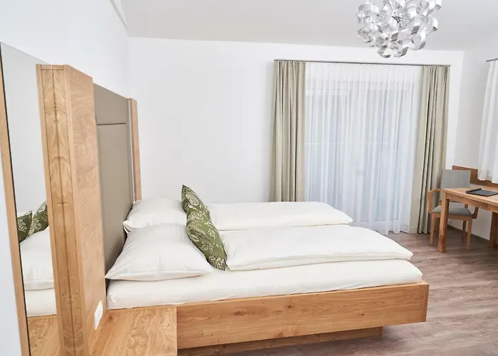 Pensión Weinhof - Gaestehaus Maier Angern